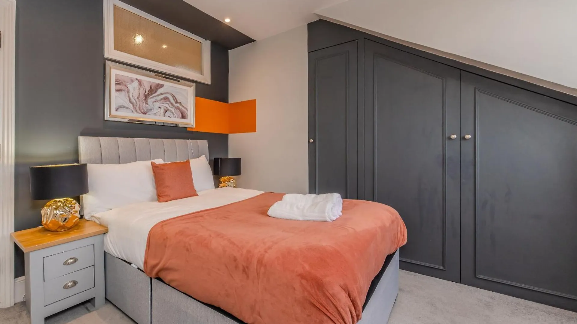 Free Parking I Sea View I 2 Bedroom Morden Flat I Square And Sea View Brighton United Kingdom
