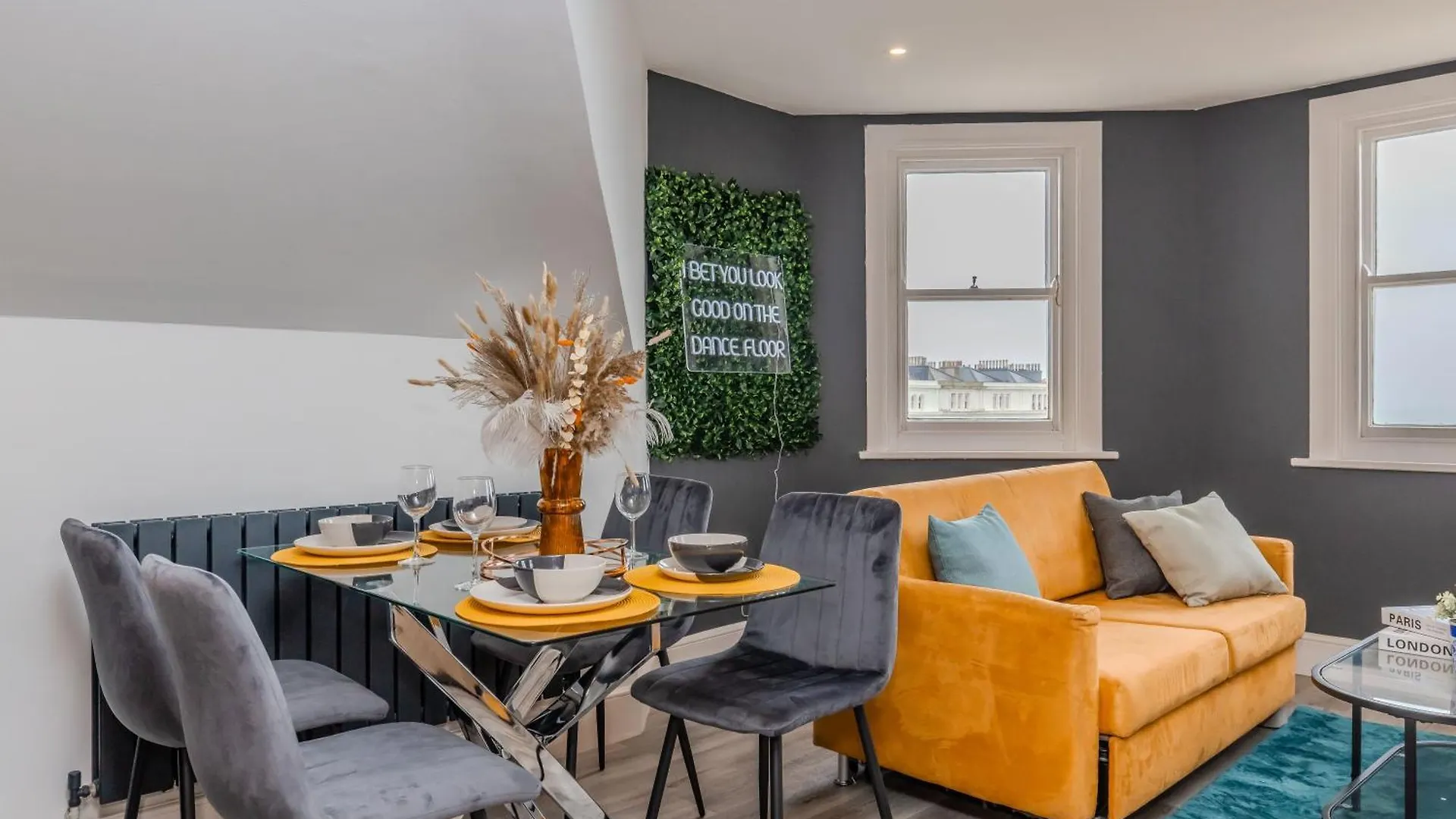 Free Parking I Sea View I 2 Bedroom Morden Flat I Square And Sea View Brighton Apartment