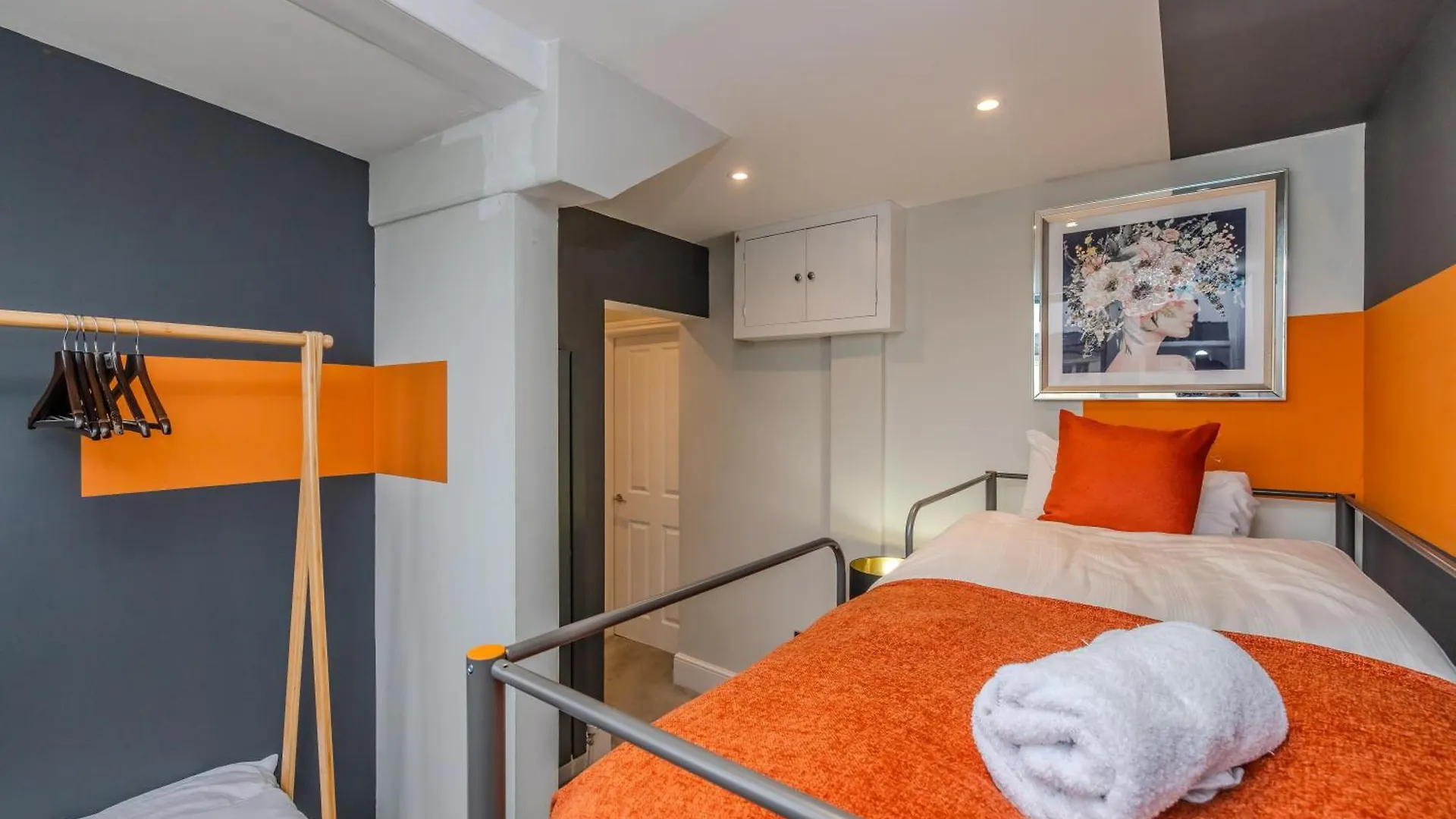 Free Parking I Sea View I 2 Bedroom Morden Flat I Square And Sea View Brighton Apartment